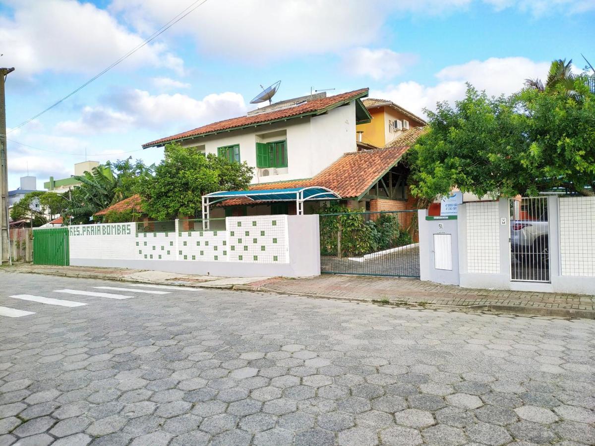 Residencial Praia Bombas Бомбиньяс Экстерьер фото